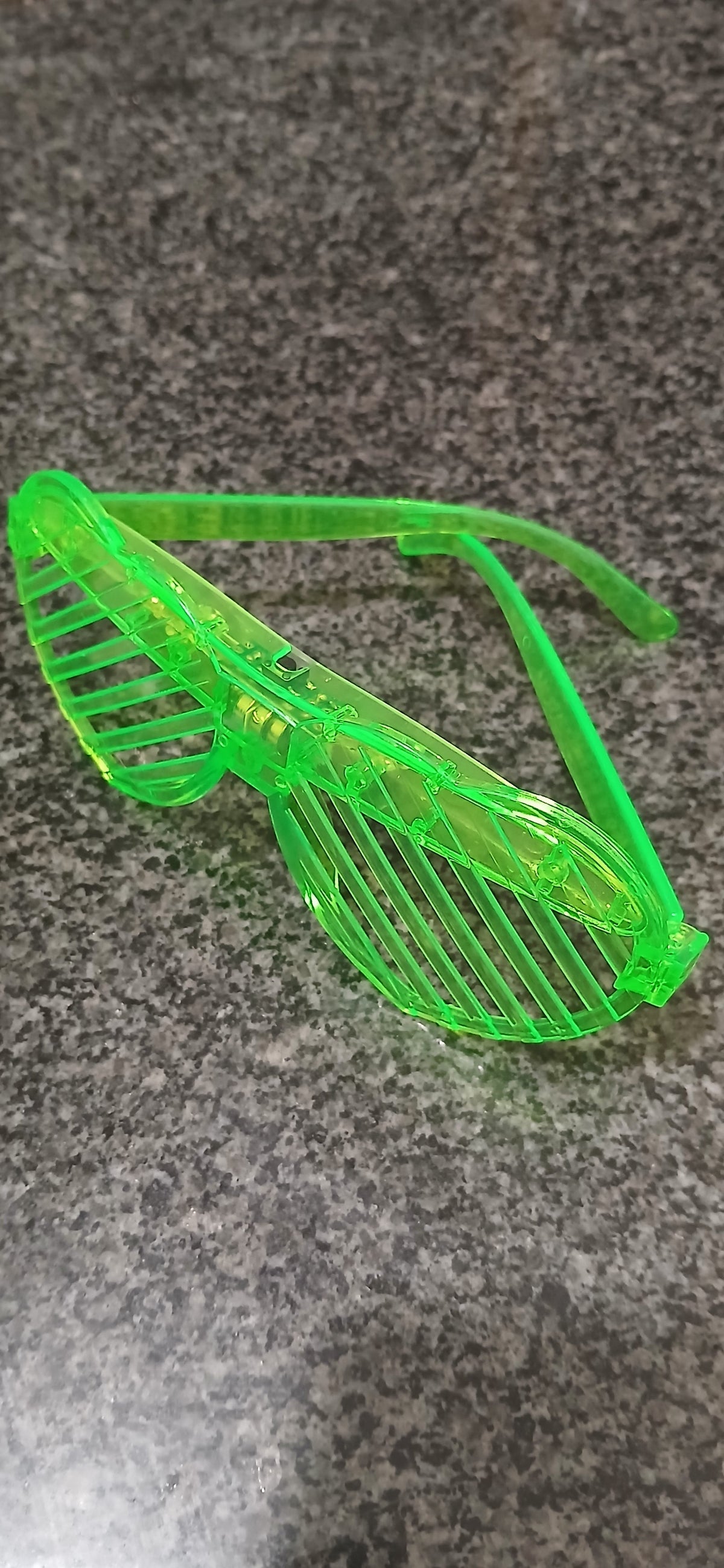 Plastic specs